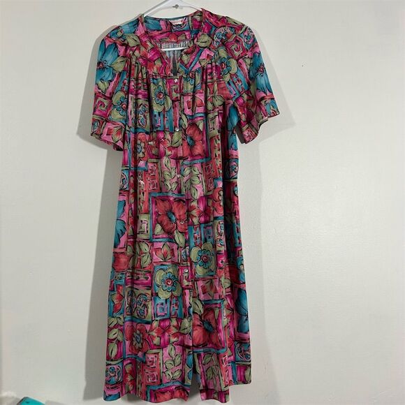 Carriage Court Women's Floral Muumuu House Dress M Knee Length Vintage sleepwear - Picture 1 of 15